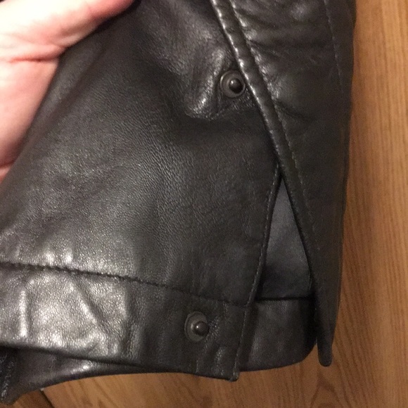 Nautica men’s leather jacket, lightly worn. - Picture 9 of 12